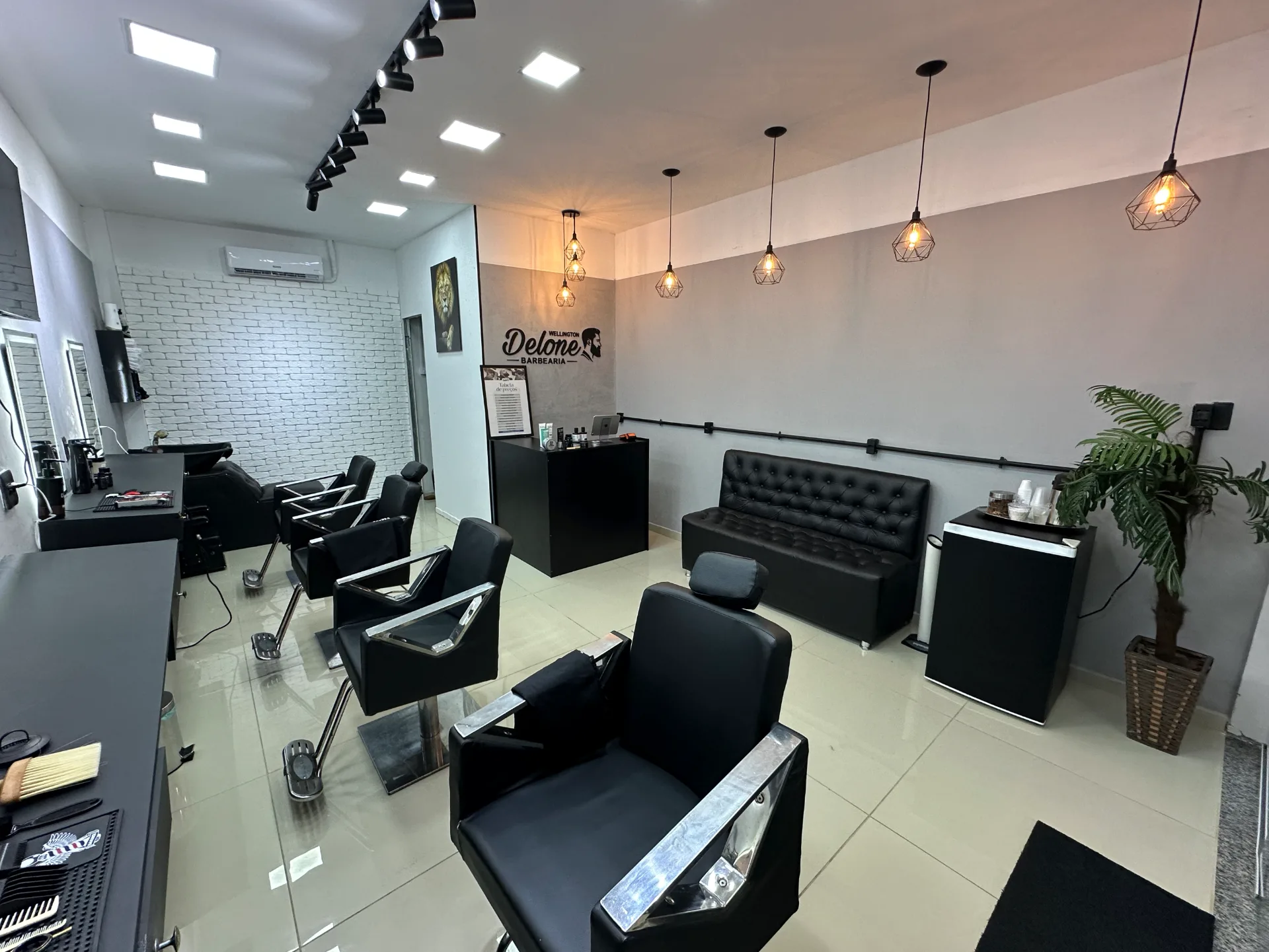 Interior da unidade Santa Rita da Wellington Delone Barbearia